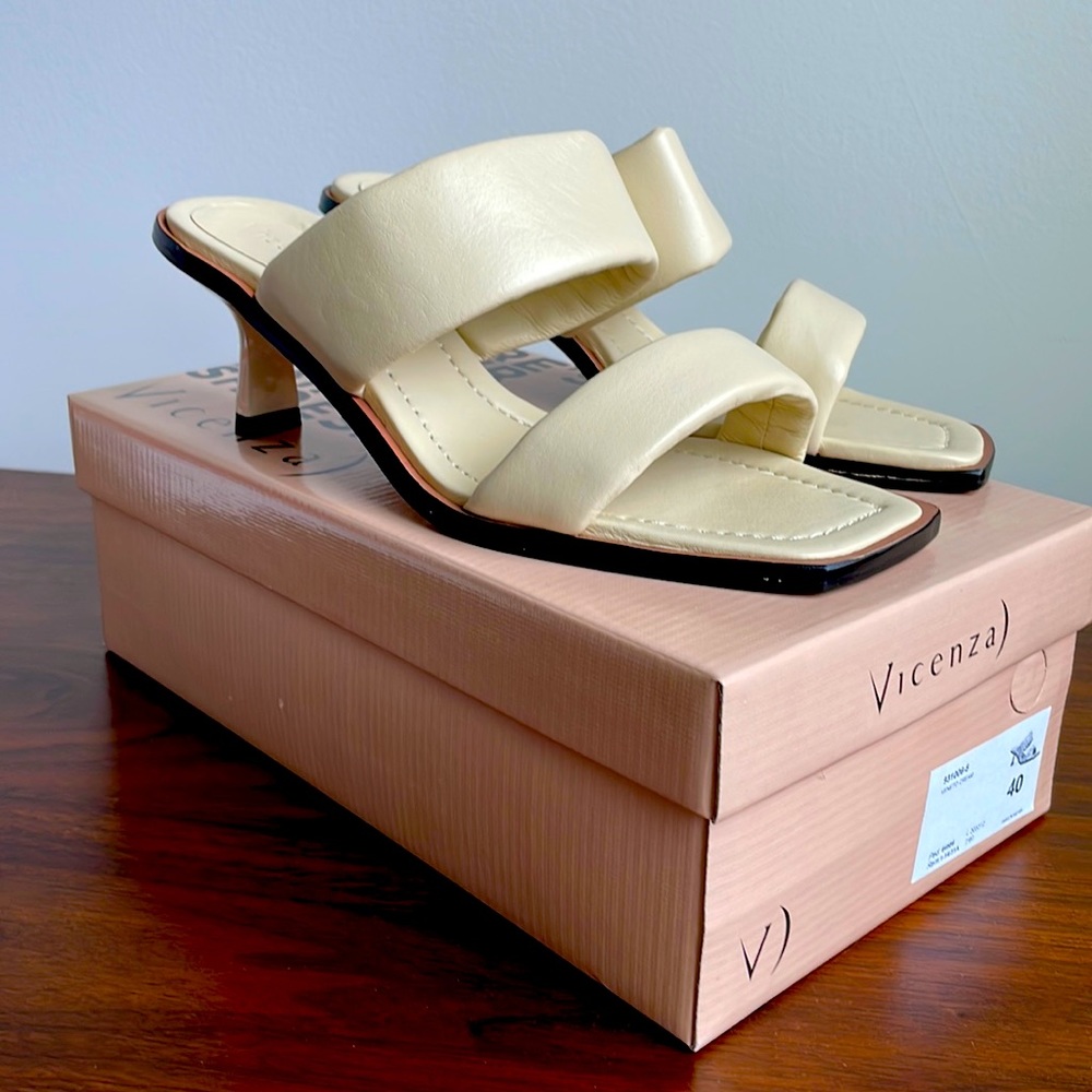 Brand New Vicenza Double Strap Mules Heels Anthropologie - US 9 Ivory color